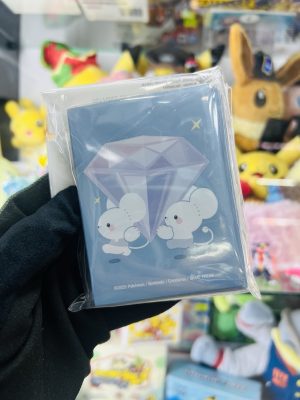 THEVOLTAGE.CL POKÉMON CENTER TCG PROTECTORES DE CARTAS MAUSHOLD