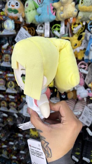 -  THEVOLTAGE.CL POKEMON CENTER TRAINERS PELUCHE ENTRENADORES LILLIE - Imagen 2