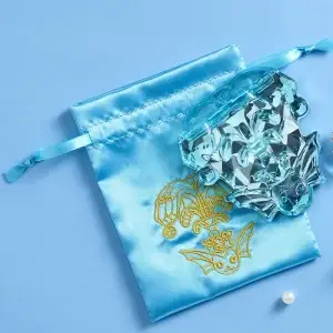 THEVOLTAGE.CL POKEMON CENTER ACCESORIOS ESPEJO TERACRYSTAL VAPOREON