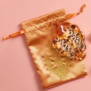 THEVOLTAGE.CL POKEMON CENTER ACCESORIOS ESPEJO TERACRYSTAL FLAREON