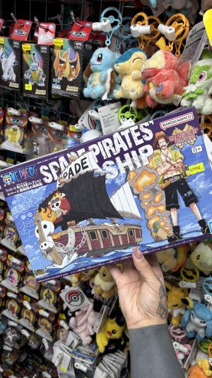 ONE PIECE BARCO GRAND SHIP MODEL KIT SPADE PIRATES SHIP