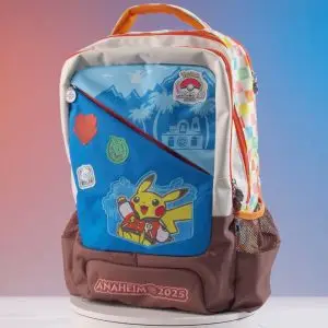 THEVOLTAGE.CL POKEMON CENTER ACCESORIOS BACKPACK/MOCHILA ANAHEIM WORLD 2025