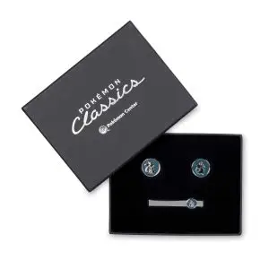 THEVOLTAGE.CL POKEMON CENTER VESTUARIO COLLERAS SET CHARIZARD