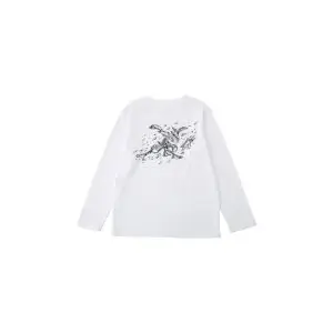 THEVOLTAGE.CL POKEMON CENTER VESTUARIO POLERA POKEMON CENTER X NEW ERA GARCHOMP TALLA L